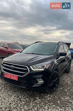 Внедорожник / Кроссовер Ford Escape 2017 в Львове