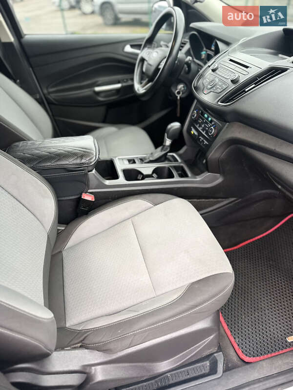 Внедорожник / Кроссовер Ford Escape 2016 в Киеве