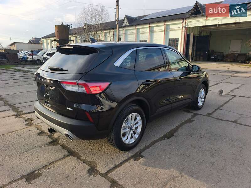 Внедорожник / Кроссовер Ford Escape 2020 в Стрые