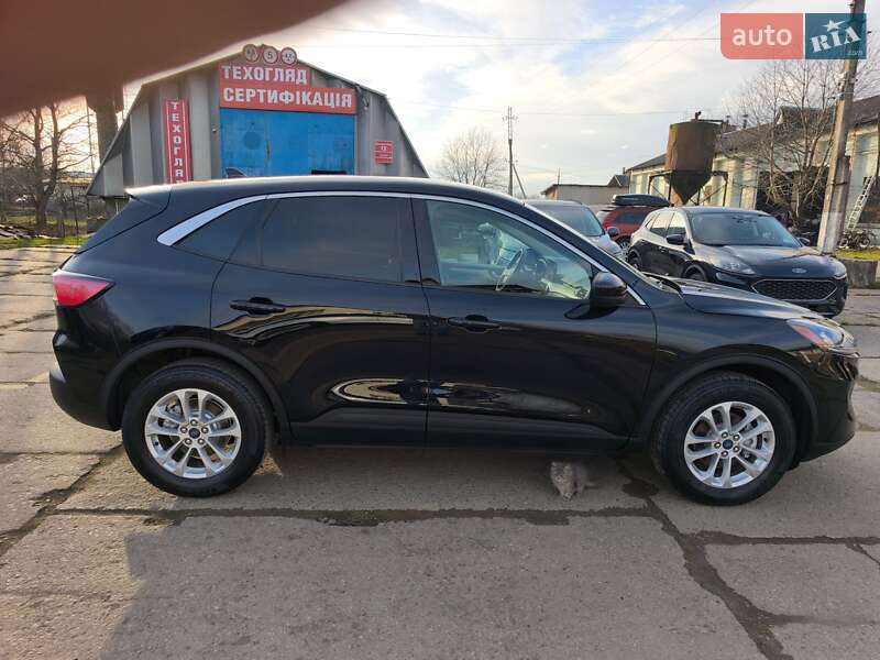 Внедорожник / Кроссовер Ford Escape 2020 в Стрые