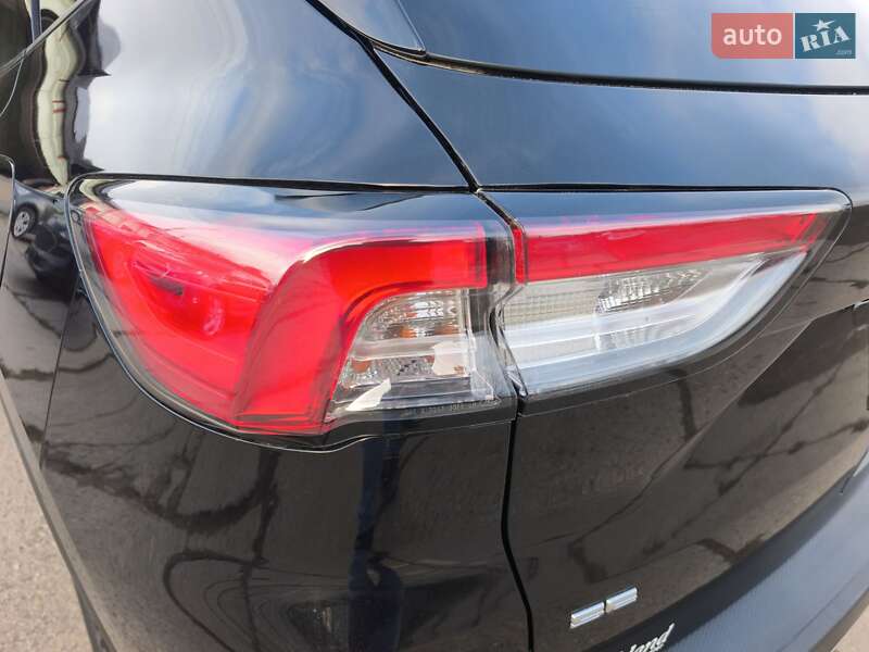 Внедорожник / Кроссовер Ford Escape 2020 в Стрые