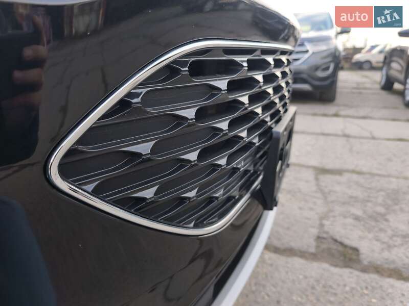 Внедорожник / Кроссовер Ford Escape 2020 в Стрые