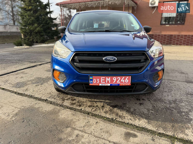 Внедорожник / Кроссовер Ford Escape 2017 в Шепетовке