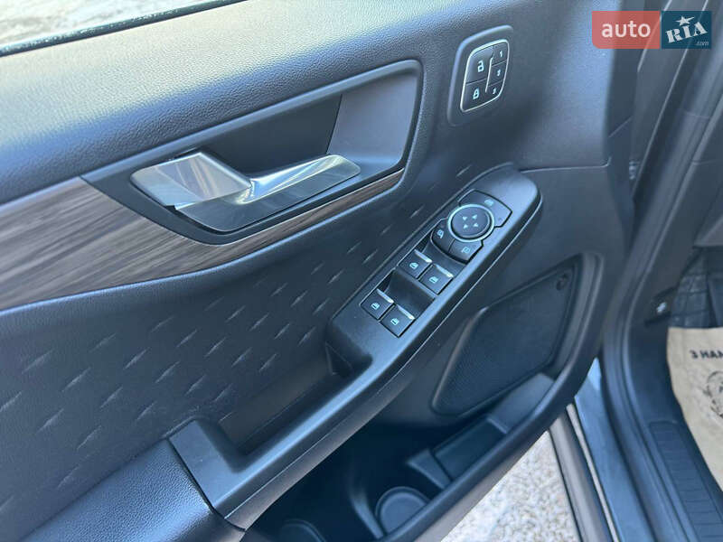 Позашляховик / Кросовер Ford Escape 2020 в Полтаві