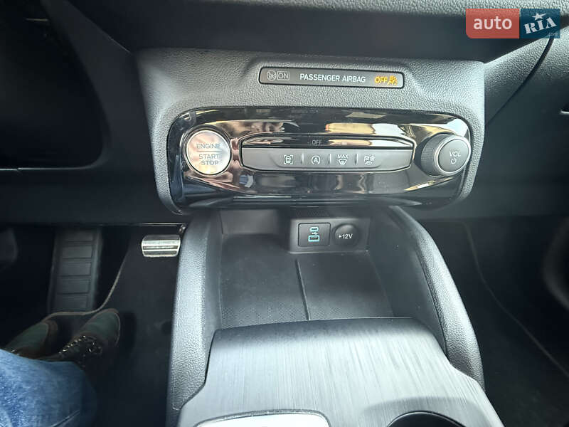 Внедорожник / Кроссовер Ford Escape 2023 в Львове