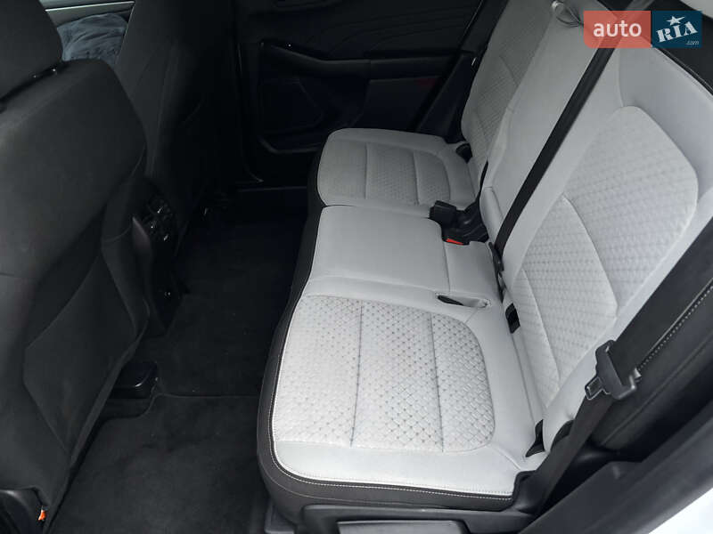 Позашляховик / Кросовер Ford Escape 2024 в Миколаєві