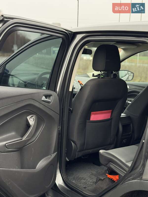 Внедорожник / Кроссовер Ford Escape 2015 в Мене