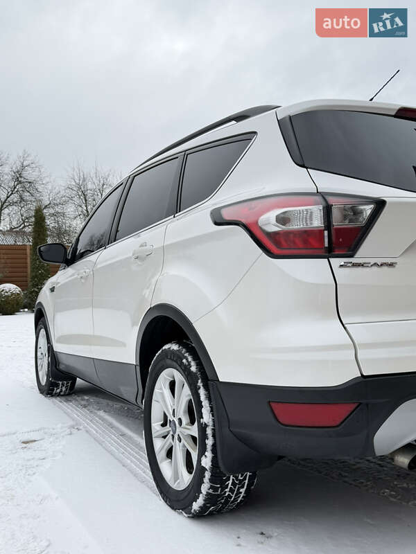 Позашляховик / Кросовер Ford Escape 2017 в Чернігові