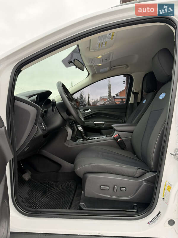 Позашляховик / Кросовер Ford Escape 2017 в Чернігові