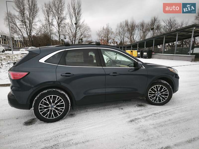 Внедорожник / Кроссовер Ford Escape 2022 в Киеве