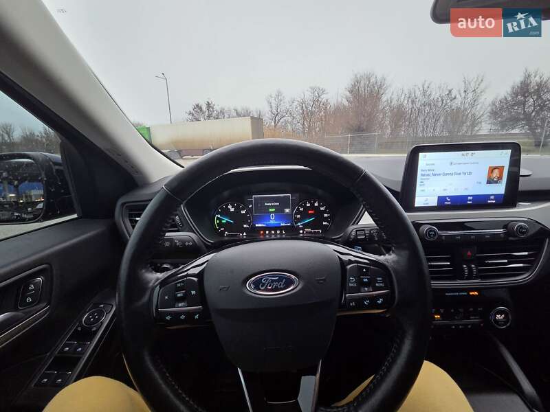 Позашляховик / Кросовер Ford Escape 2021 в Дніпрі