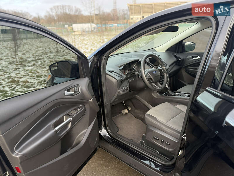 Внедорожник / Кроссовер Ford Escape 2019 в Ивано-Франковске