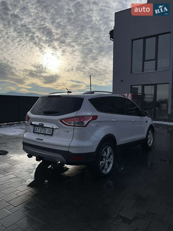 Внедорожник / Кроссовер Ford Escape 2015 в Рожнятове