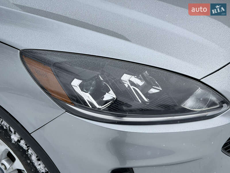 Позашляховик / Кросовер Ford Escape 2022 в Черкасах