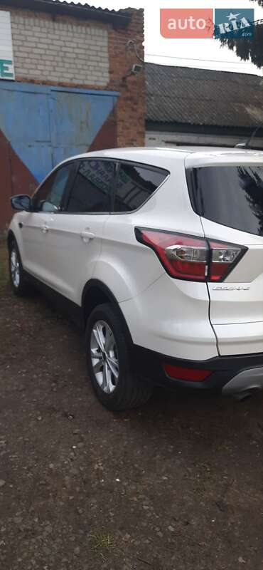 Позашляховик / Кросовер Ford Escape 2017 в Житомирі