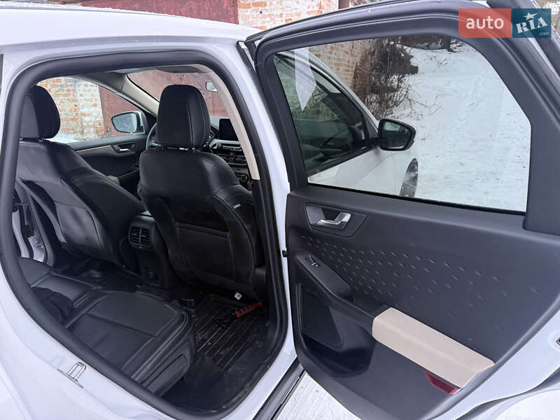 Позашляховик / Кросовер Ford Escape 2020 в Умані