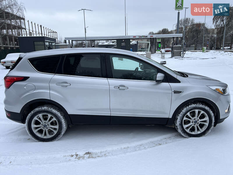 Внедорожник / Кроссовер Ford Escape 2019 в Львове