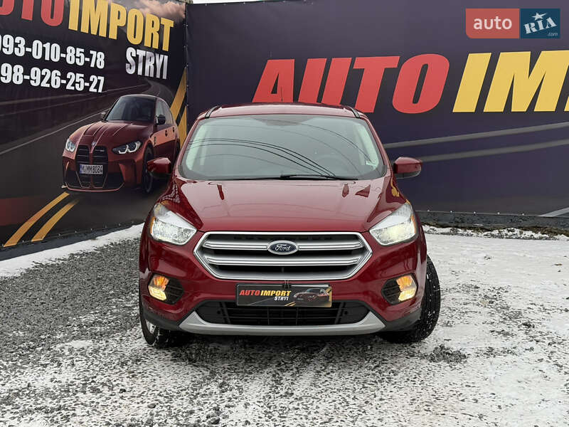 Внедорожник / Кроссовер Ford Escape 2016 в Стрые