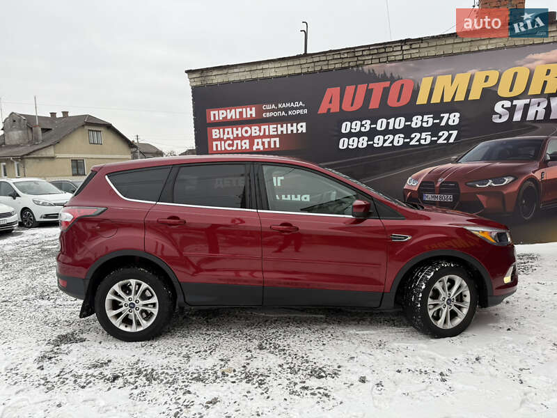 Внедорожник / Кроссовер Ford Escape 2016 в Стрые