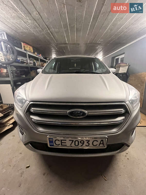 Внедорожник / Кроссовер Ford Escape 2016 в Черновцах