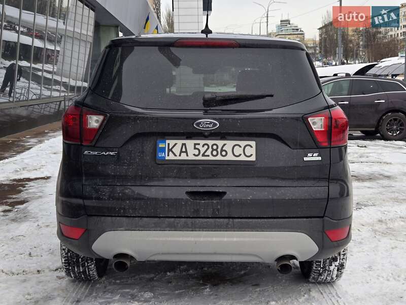 Внедорожник / Кроссовер Ford Escape 2018 в Киеве