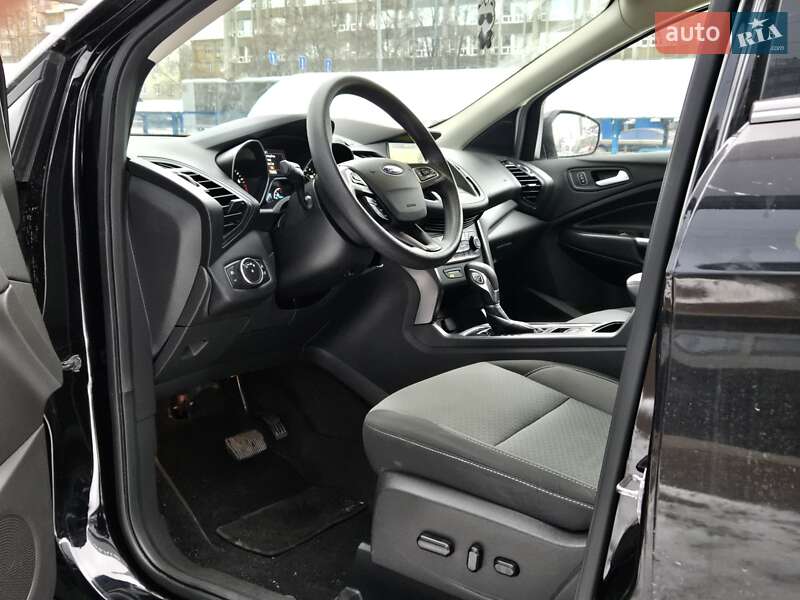 Внедорожник / Кроссовер Ford Escape 2018 в Киеве