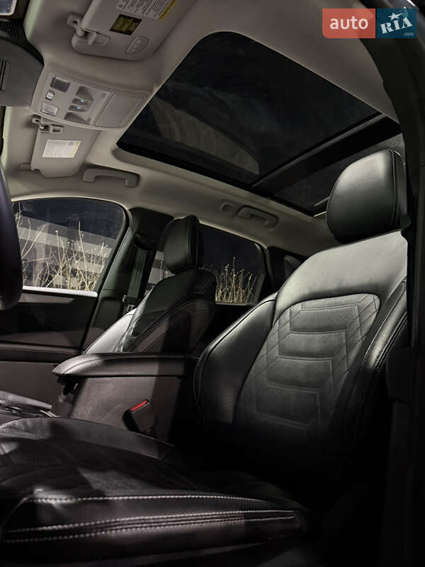 Внедорожник / Кроссовер Ford Escape 2023 в Киеве