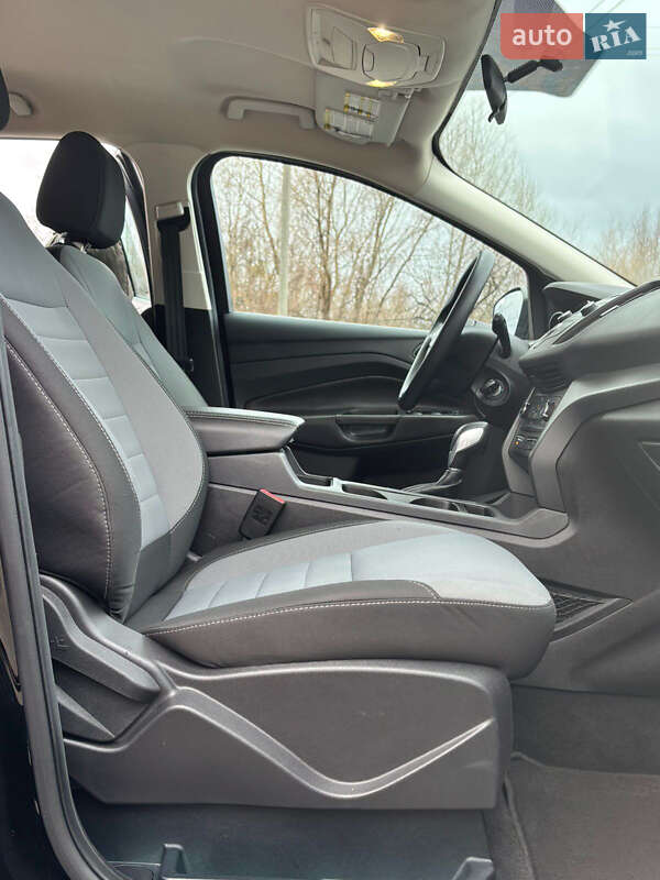 Позашляховик / Кросовер Ford Escape 2017 в Києві