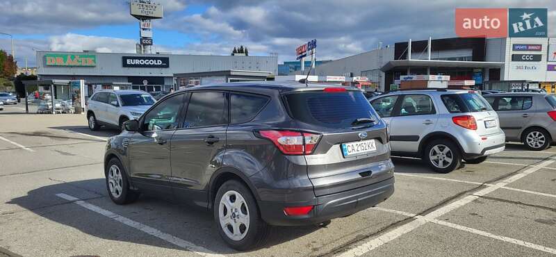 Позашляховик / Кросовер Ford Escape 2017 в Черкасах