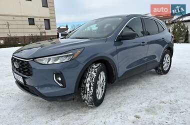 Позашляховик / Кросовер Ford Escape 2023 в Золочеві