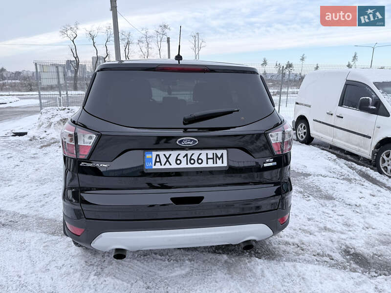 Позашляховик / Кросовер Ford Escape 2017 в Харкові