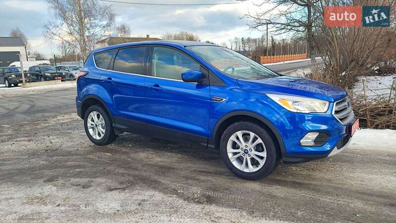 Внедорожник / Кроссовер Ford Escape 2017 в Дубно