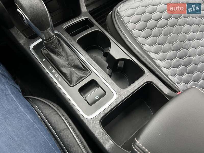 Внедорожник / Кроссовер Ford Escape 2018 в Одессе