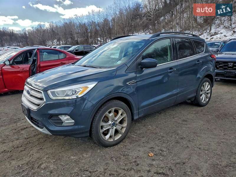 Внедорожник / Кроссовер Ford Escape 2019 в Киеве