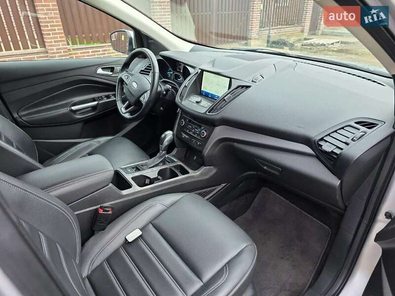 Внедорожник / Кроссовер Ford Escape 2017 в Одессе