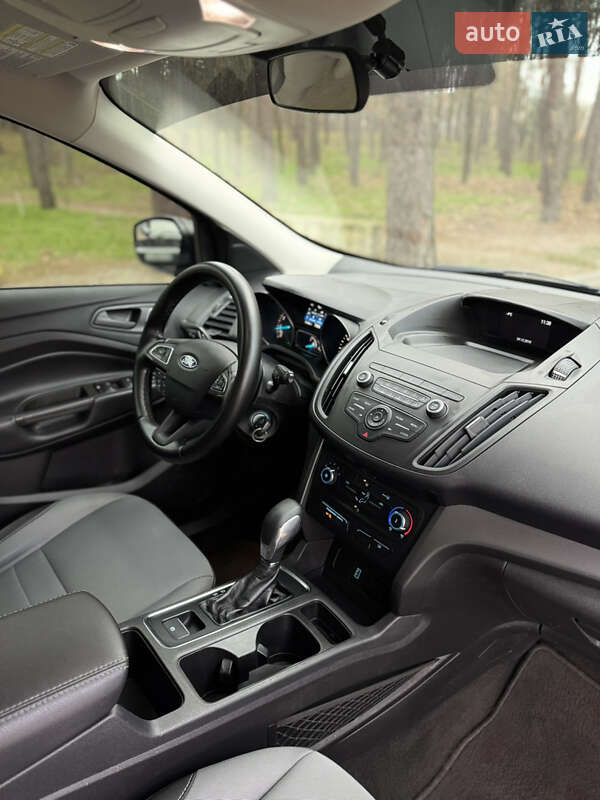 Позашляховик / Кросовер Ford Escape 2019 в Черкасах