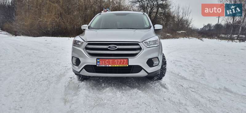 Внедорожник / Кроссовер Ford Escape 2017 в Дубно