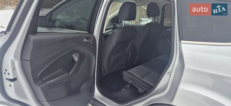 Внедорожник / Кроссовер Ford Escape 2017 в Дубно