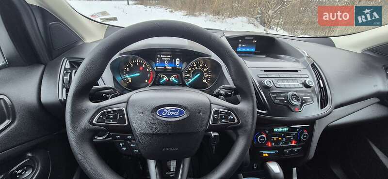 Внедорожник / Кроссовер Ford Escape 2017 в Дубно
