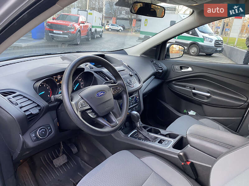 Внедорожник / Кроссовер Ford Escape 2017 в Одессе
