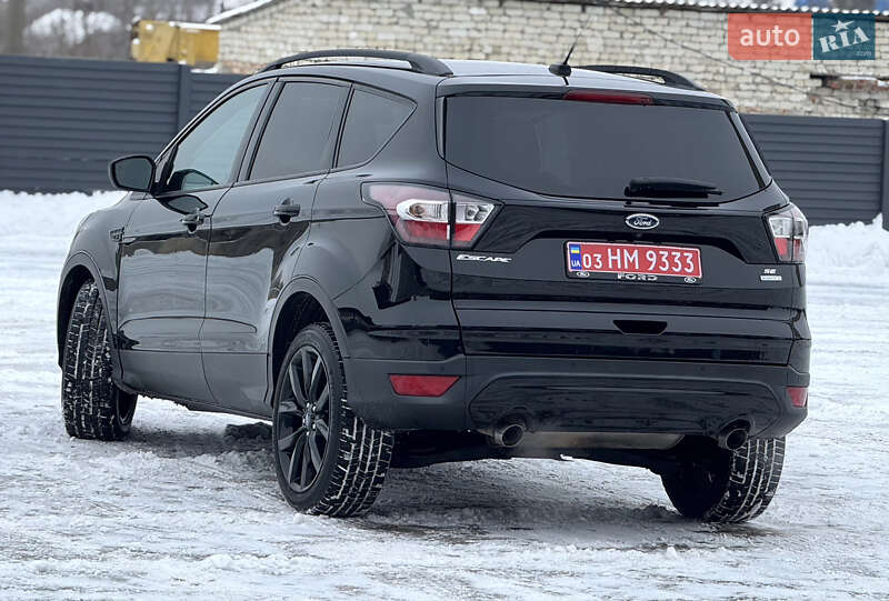 Позашляховик / Кросовер Ford Escape 2017 в Дубні