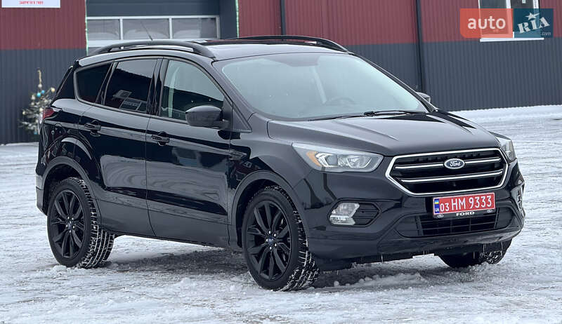 Позашляховик / Кросовер Ford Escape 2017 в Дубні