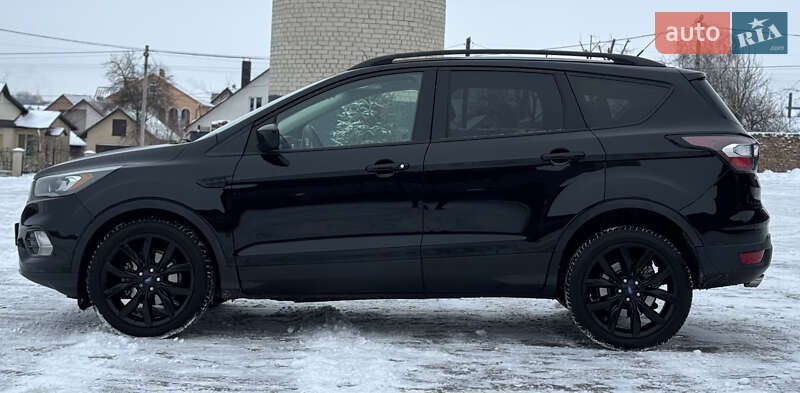 Позашляховик / Кросовер Ford Escape 2017 в Дубні