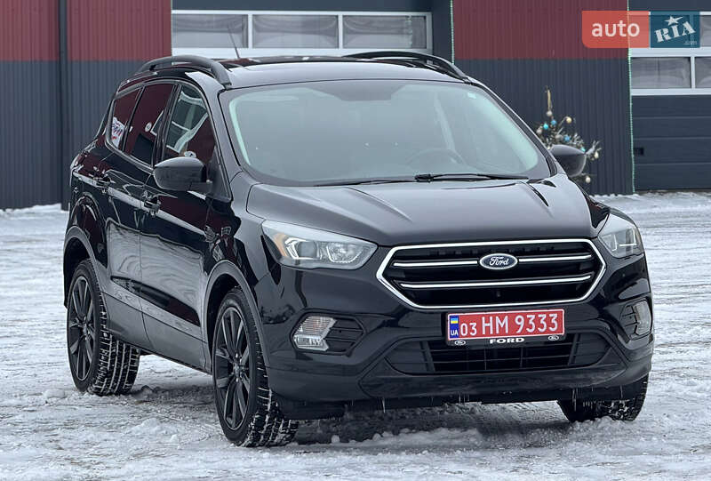 Позашляховик / Кросовер Ford Escape 2017 в Дубні