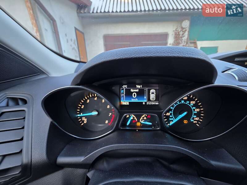 Позашляховик / Кросовер Ford Escape 2015 в Долині