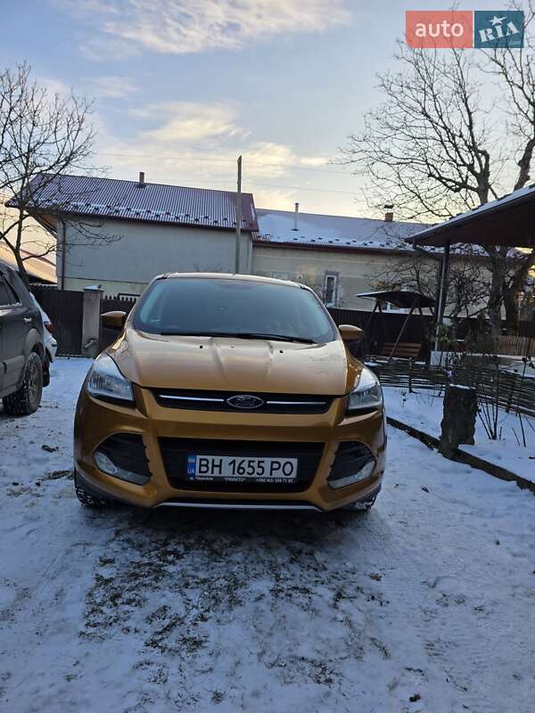 Позашляховик / Кросовер Ford Escape 2015 в Долині