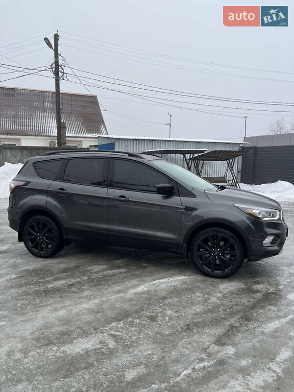 Внедорожник / Кроссовер Ford Escape 2018 в Белой Церкви