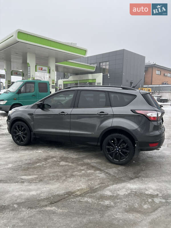 Внедорожник / Кроссовер Ford Escape 2018 в Белой Церкви