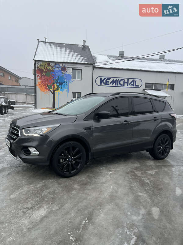 Внедорожник / Кроссовер Ford Escape 2018 в Белой Церкви