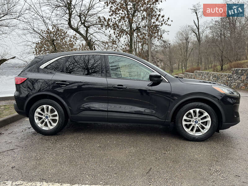 Внедорожник / Кроссовер Ford Escape 2020 в Кропивницком